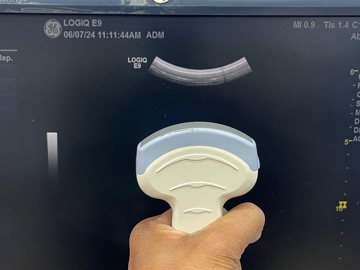 Used GE Logiq E9  YOM: 2014 With 4 Probes.