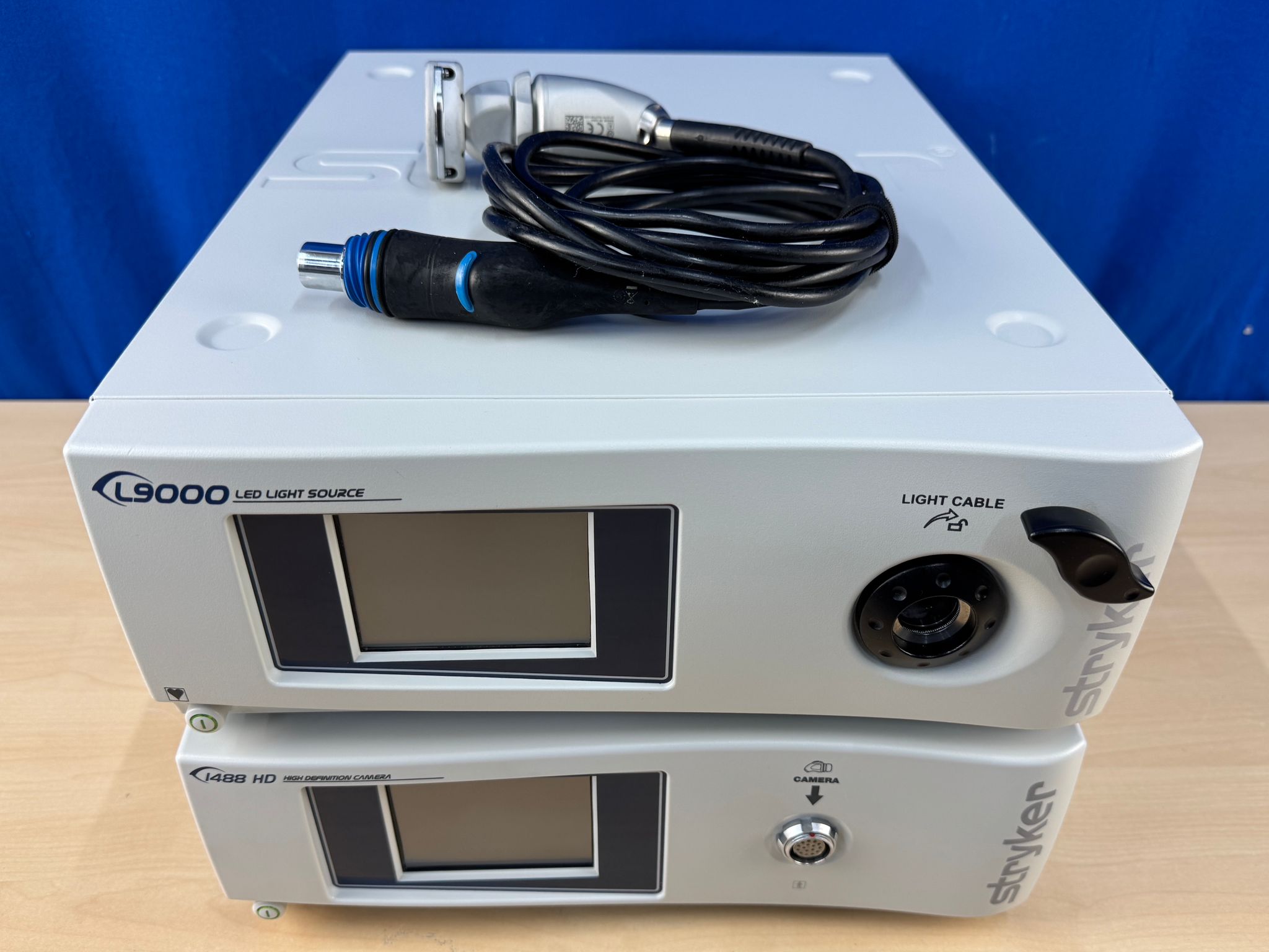 Used Stryker 1488 Processor  YOM: 2017  Stryker L9000 LED Light Source  YOM: 2014 Stryker 1488 Camera Head 