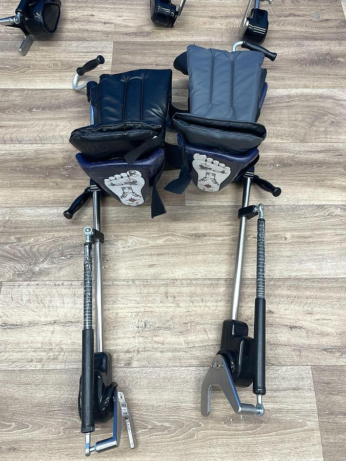 Used F-YFES-RT Finned Stirrup Foot Stand