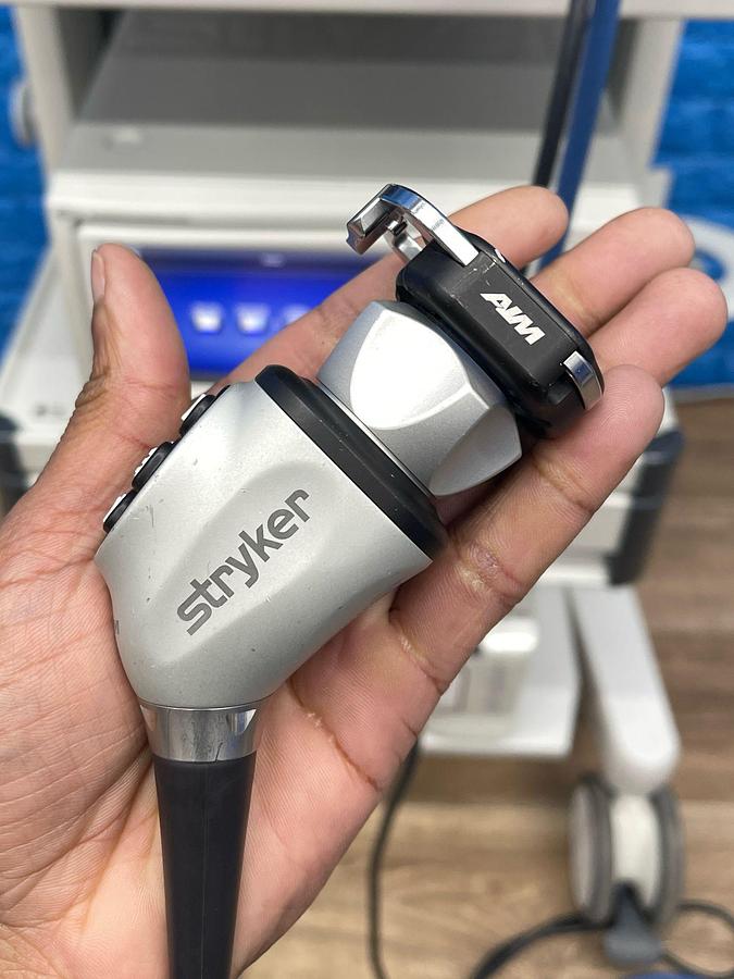 Used Stryker 1688 4K Tower  Lcd Monitor 4k 32” YOM: 2021