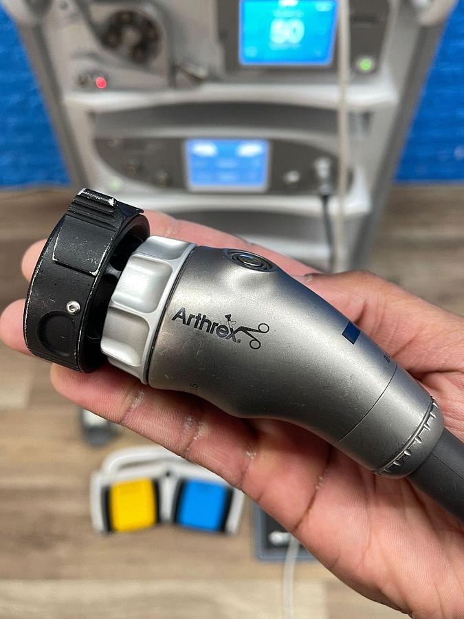 Used ARTHREX Synergy UHD4 4K Tower LED 4K Monitor 32 inch YOM: 2018