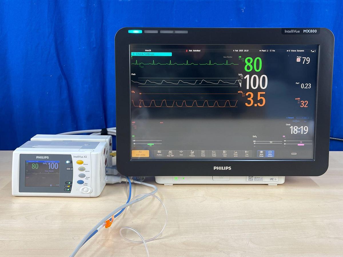 Used Philips IntelliVue MX800 Patient Monitor YOM: 2012