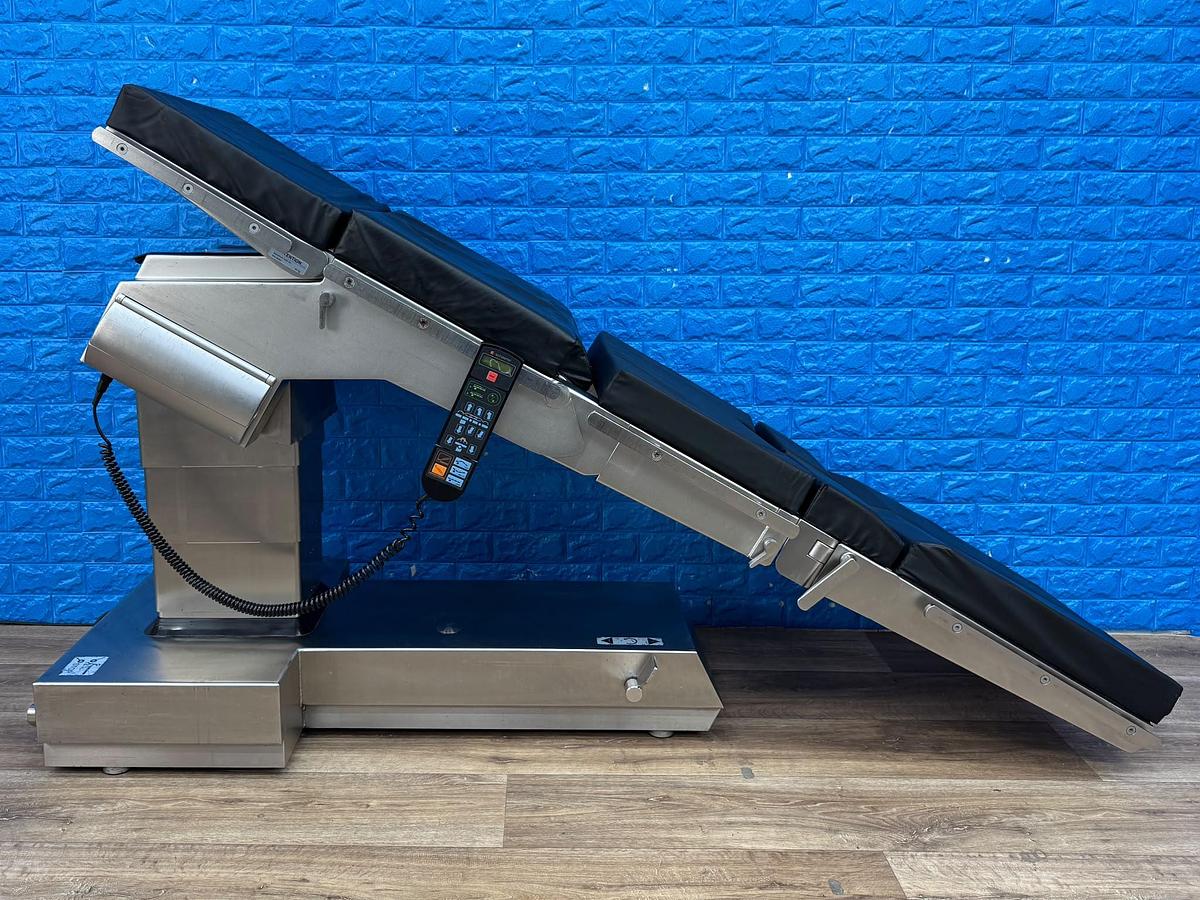 Used Schaerer Axis Table REF: Axis 500 YOM: 2008