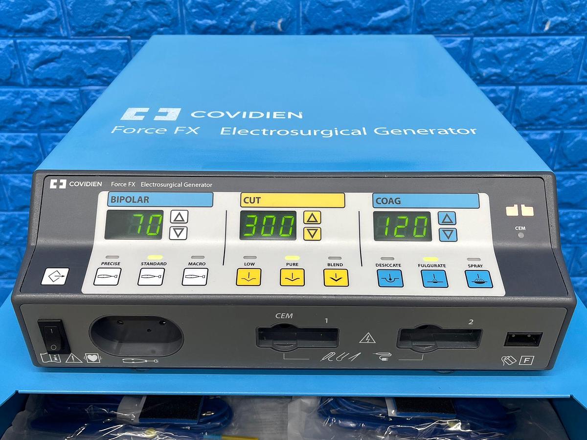 Used Covidien Force FX YOM: 2017  With Mono Polar and Bipolar Footswitch