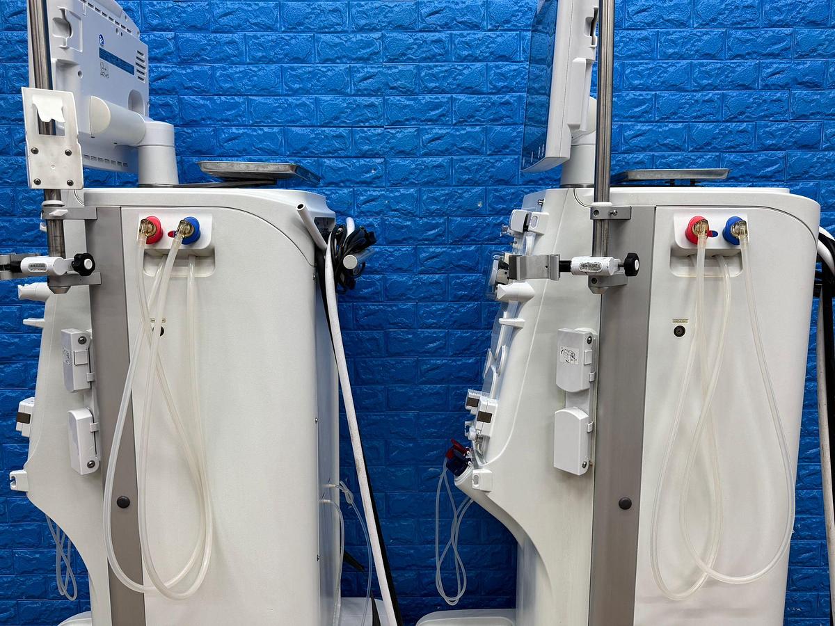 Used Nipro Surdial X Dialysis YOM: 2018 SN: 18DN0476 YOM: 2018 SN: 18DN0580
