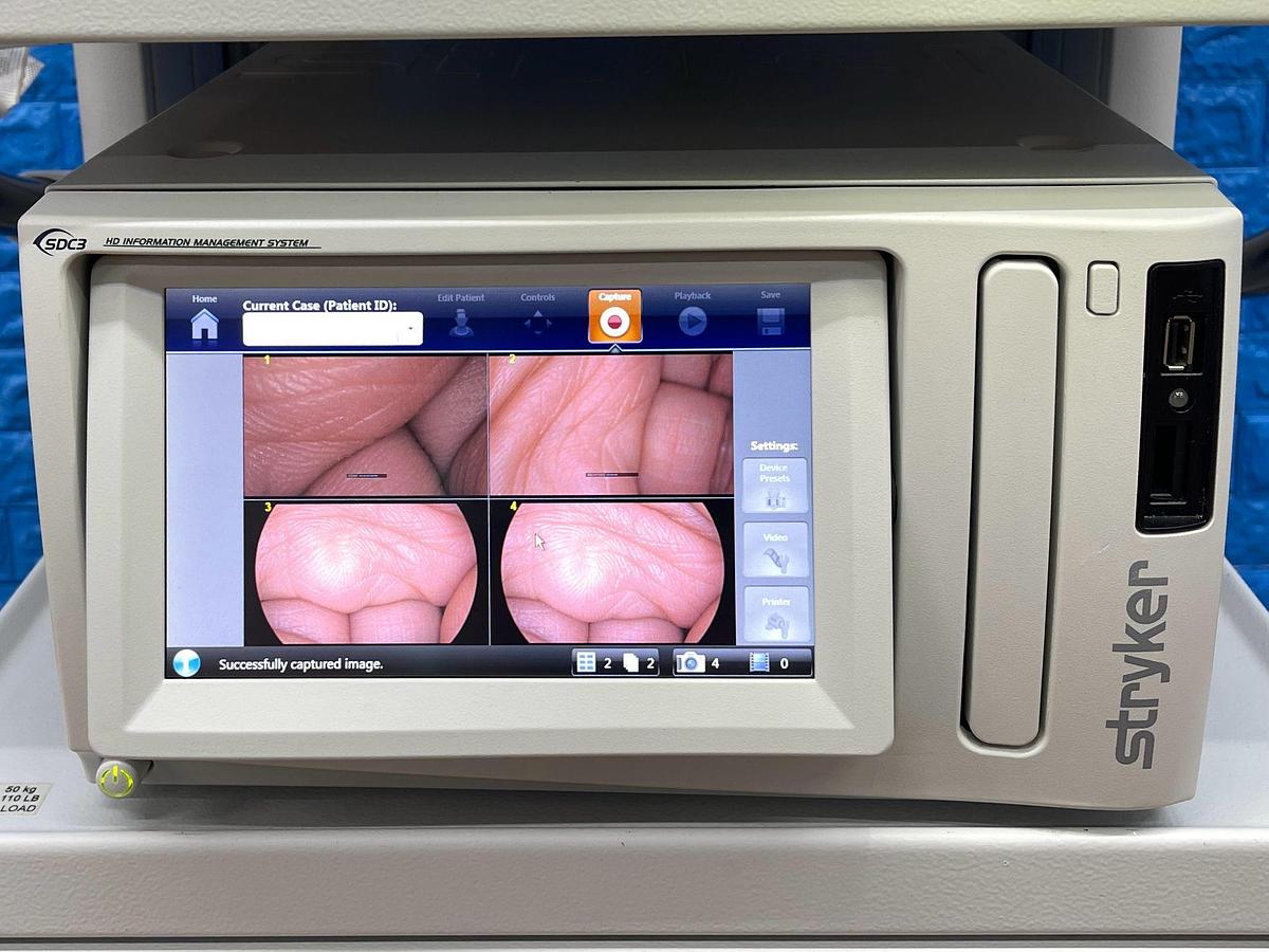 Used Stryker 1688 4K Tower  Lcd Monitor 4k 32” YOM: 2020