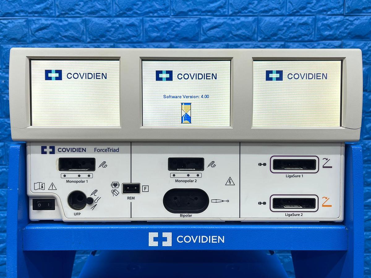 Used COVIDIEN ForceTriad YOM: 2013 with Mono Polar Footswitch and Bipolar Footswitch