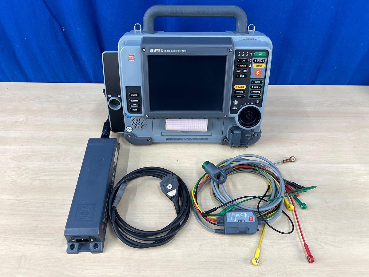 Used PHYSIO-CONTROL Lifepak 15 Defibrillator 6x 2018 2x 2013 V15-2 Defibrillator