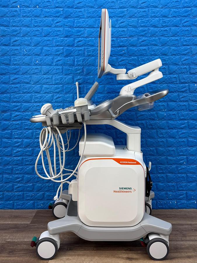 Used Siemens Acuson Redwood Diagnostic Ultrasound REF: 11503314 YOM: 2022 Probes 9C3 YOM: 2025 7VC2 YOM: 2021 9EC4 YOM: 2022