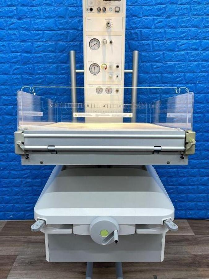 Used 2016 - DRAGER Resuscitaire