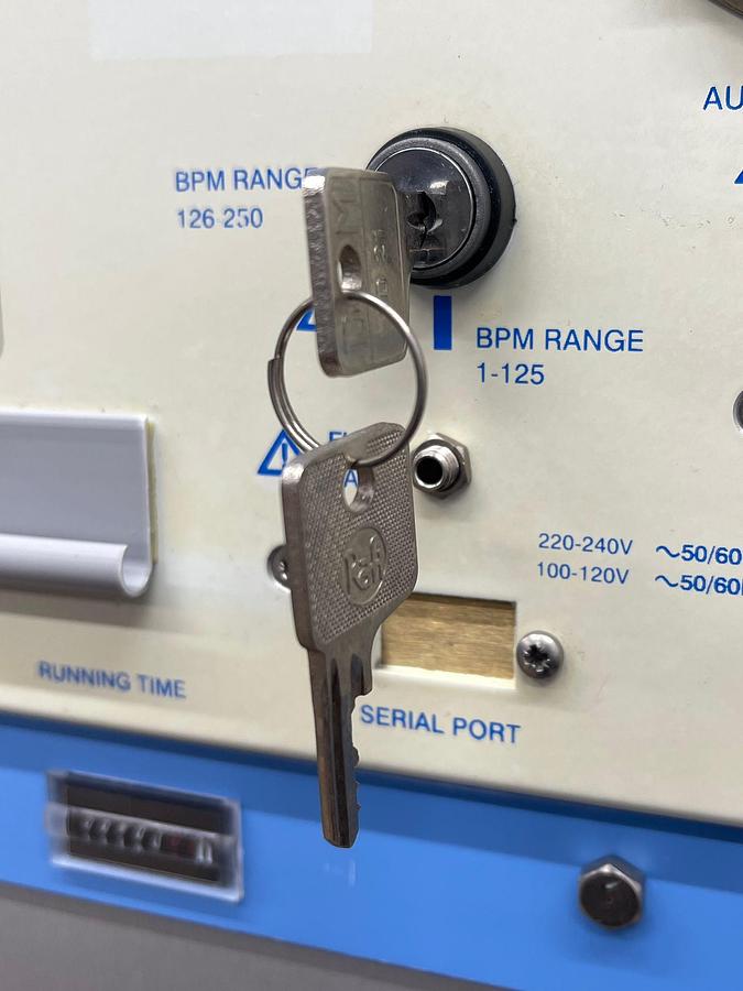 Used SLE 2000 Infant Ventilator, YOM: 2004 