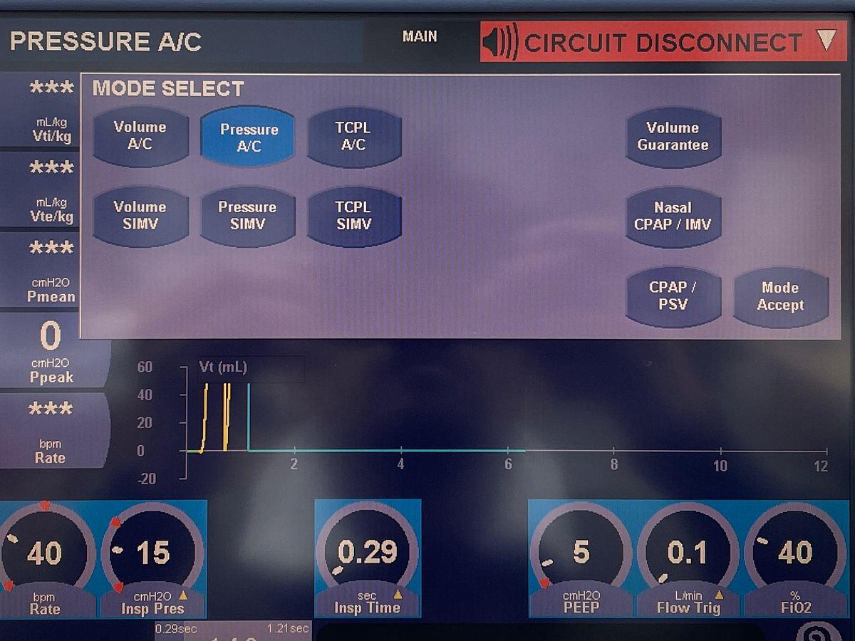 Used AVEA Carefusion Vaisys Ventilator