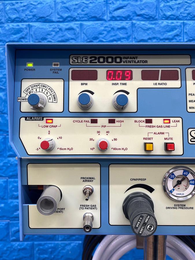 Used SLE 2000 Infant Ventilator, YOM: 2004 