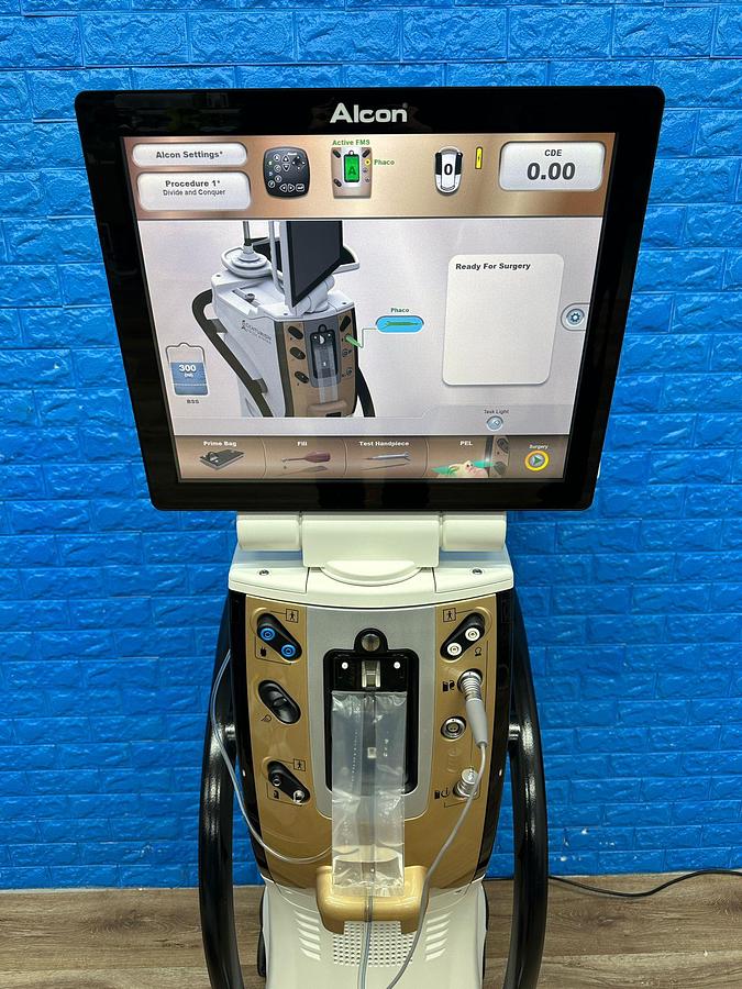 Used ALCON Centurion Phaco Machine, YOM: 2016 Phacoemulsifier