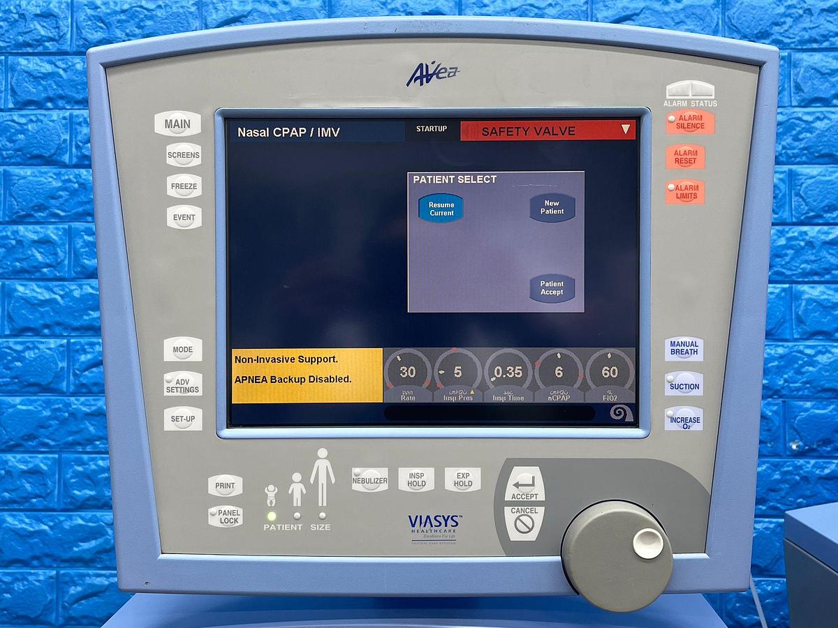 Used AVEA Carefusion Vaisys Ventilator