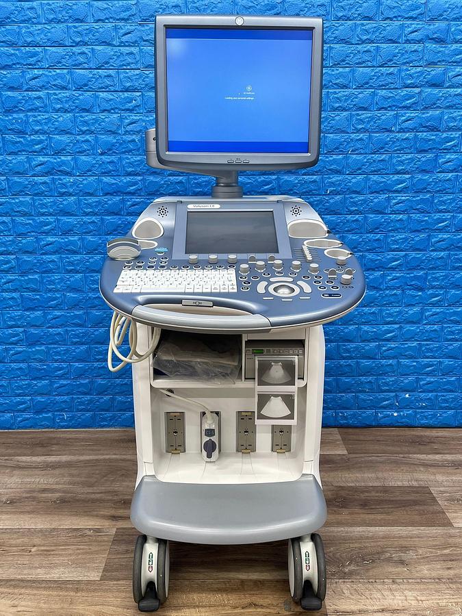 Used GE Voluson E8, YOM: 2011