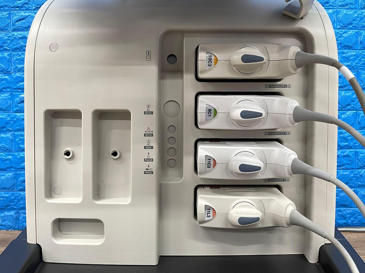 Used TOSHIBA Ultrasound Aplio 500 YOM: 2016