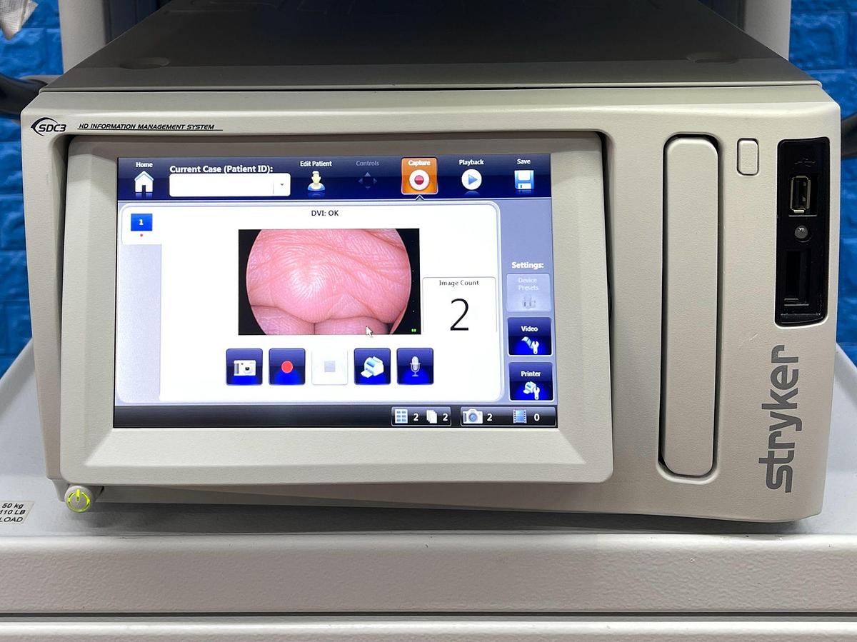 Used Stryker 1688 4K Tower  Lcd Monitor 4k 32” YOM: 2020