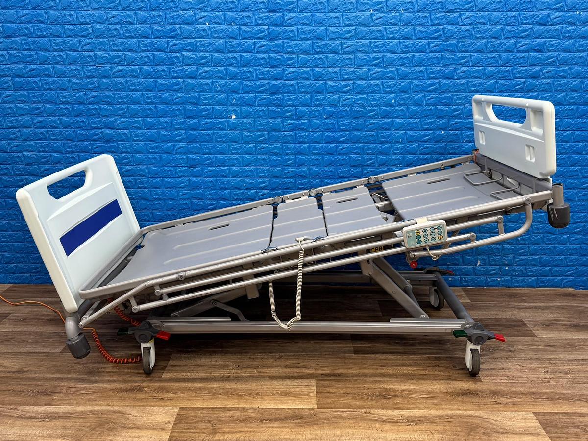 Used Huntleigh / Arjo Enterprise 5000 Bed YOM: 2009 