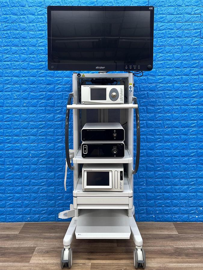 Used Stryker 1688 4K Tower Lcd Monitor 4k 32” YOM: 2020