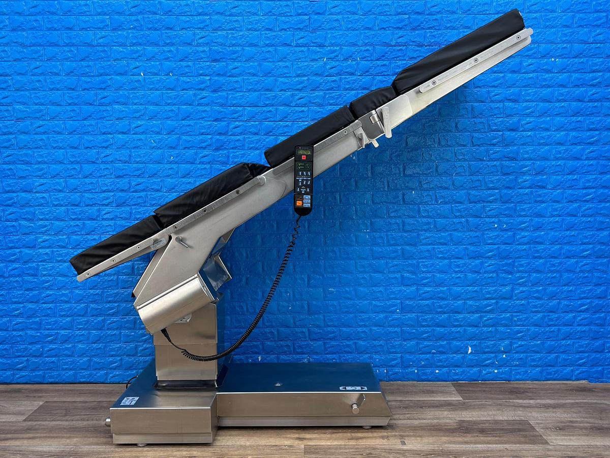 Used Schaerer Axis Table REF: Axis 500 YOM: 2008