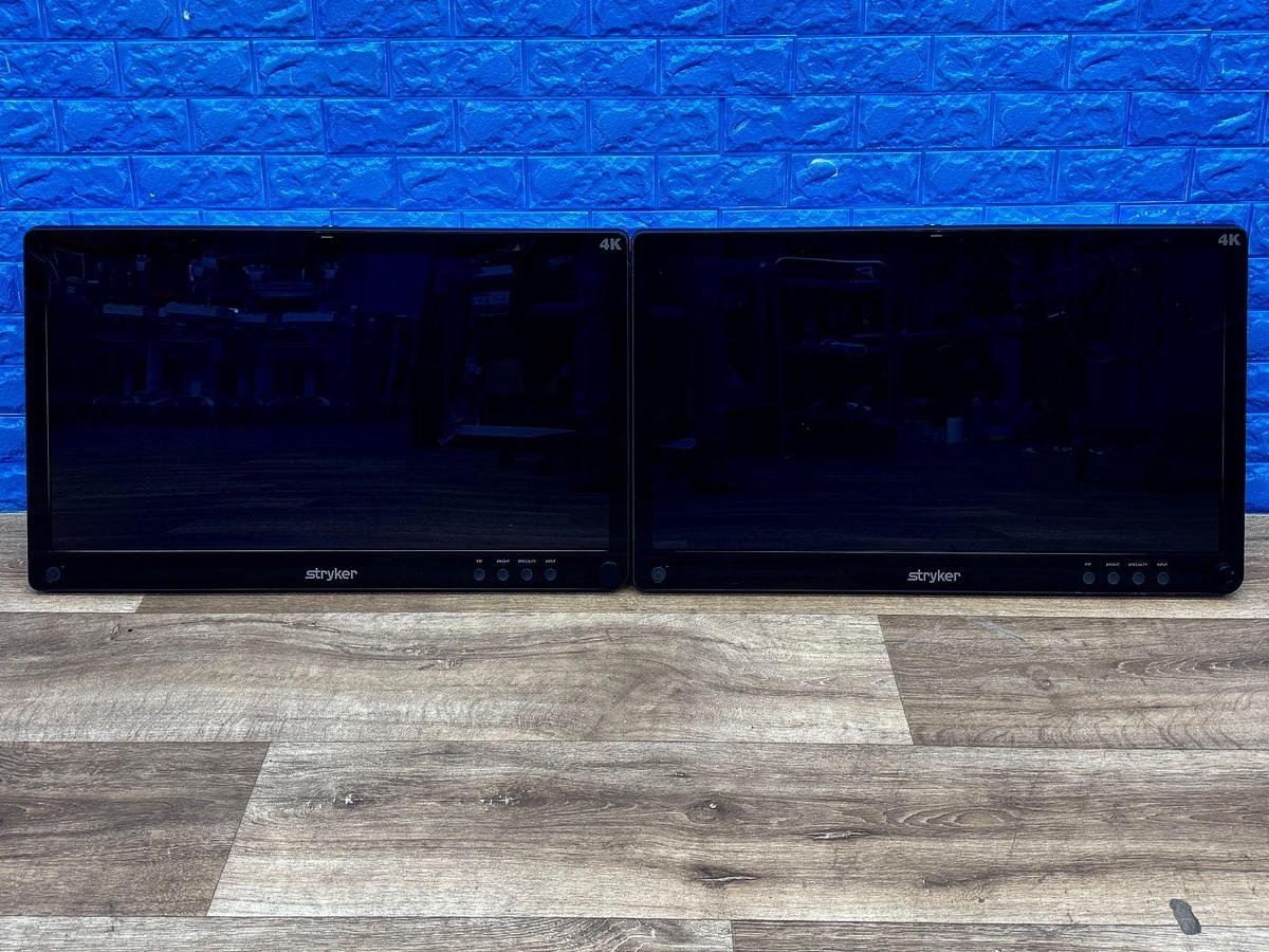 Used Stryker 32" 4K Surgical Monitor  REF: 0240-031-050 YOM: 2019 