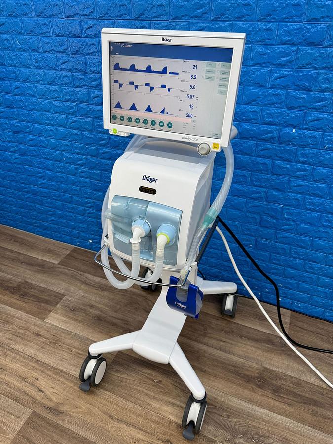Used Dräger V500 Ventilator  YOM: 2013 