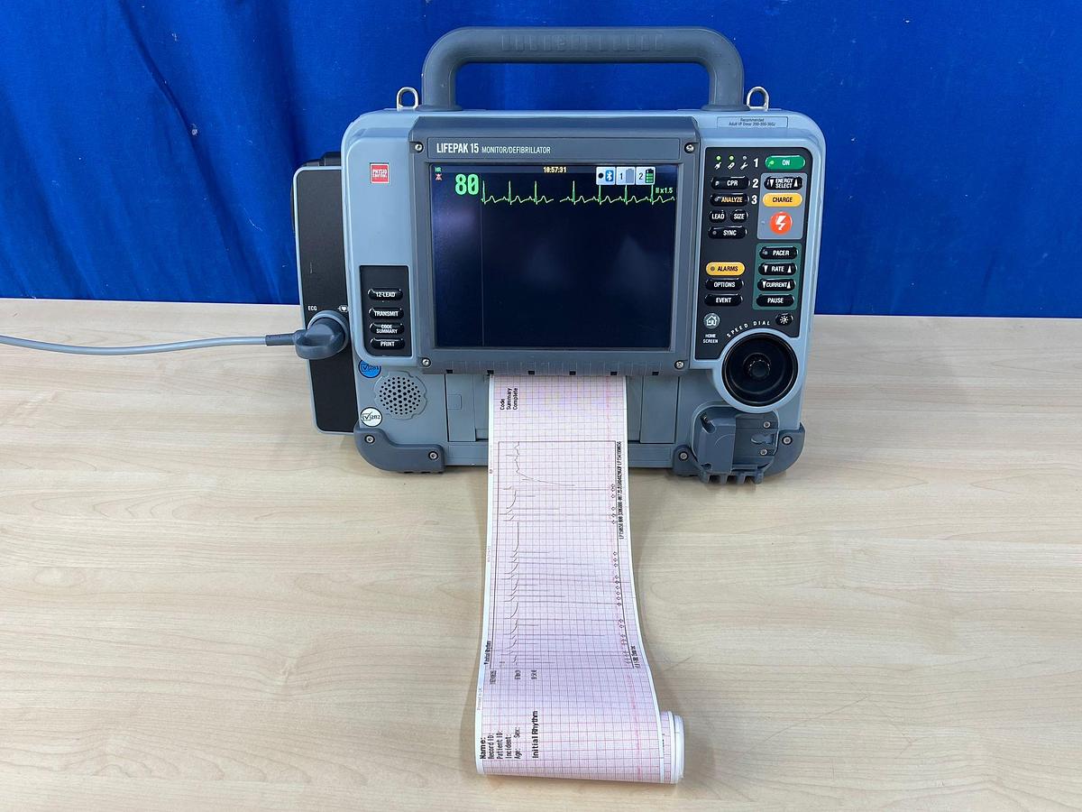 Used PHYSIO-CONTROL Lifepak 15 Defibrillator 6x 2018 2x 2013 V15-2 Defibrillator