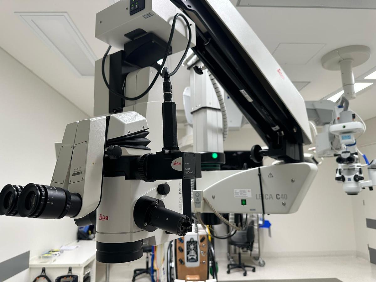 Used LEICA M844 / M820 C40 Ceiling Mounted Opthalmology Surgical Microscope