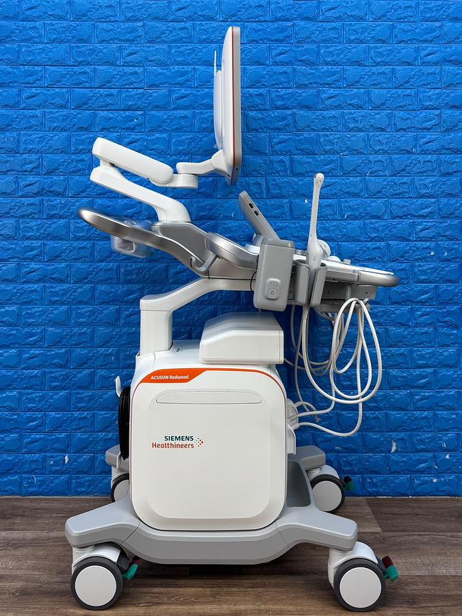 Used Siemens Acuson Redwood Diagnostic Ultrasound REF: 11503314 YOM: 2022 Probes 9C3 YOM: 2025 7VC2 YOM: 2021 9EC4 YOM: 2022