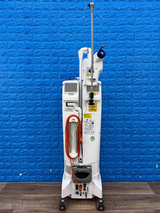 Used Lumenis ACUPULSE DUO Laser 40 Watt REF: SA-10014050 YOM: 2015 SN: 175 Include: Acupulse SurgiTouch Flash Scanner SN: 2118A Acuspot 712 Micromanipulator SN: 846 4x CO2 Laser Glasses