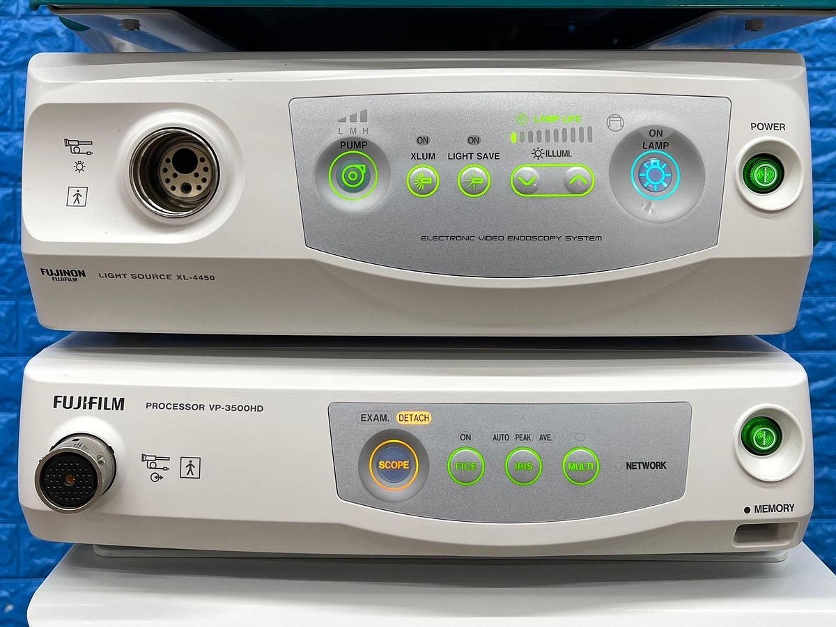 Used FUJINON Tower LCD Monitor 21 Inch YOM: 2015