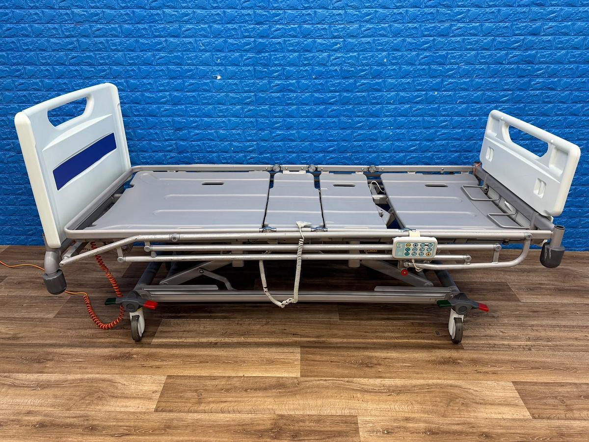 Used Huntleigh / Arjo Enterprise 5000 Bed YOM: 2009 
