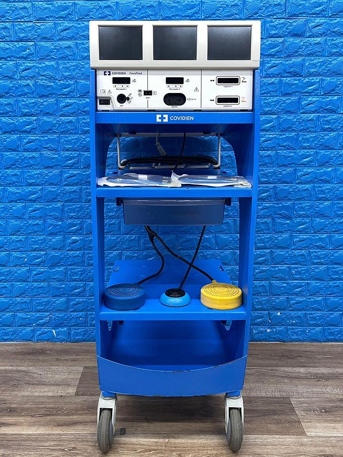 Used COVIDIEN ForceTriad YOM: 2013 with Mono Polar Footswitch and Bipolar Footswitch