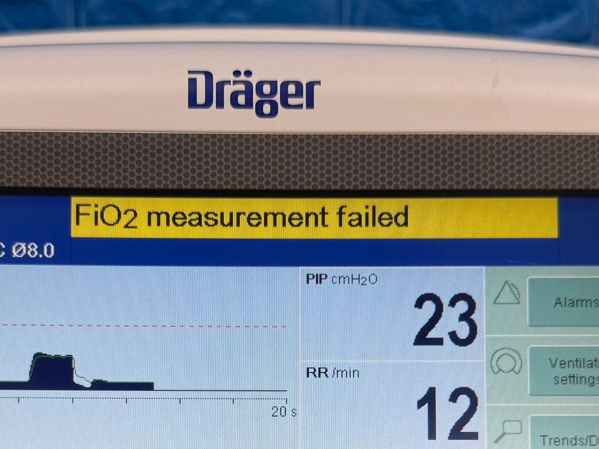 Used Dräger Savina 300 Ventilator YOM: 2020 Hours: 1547