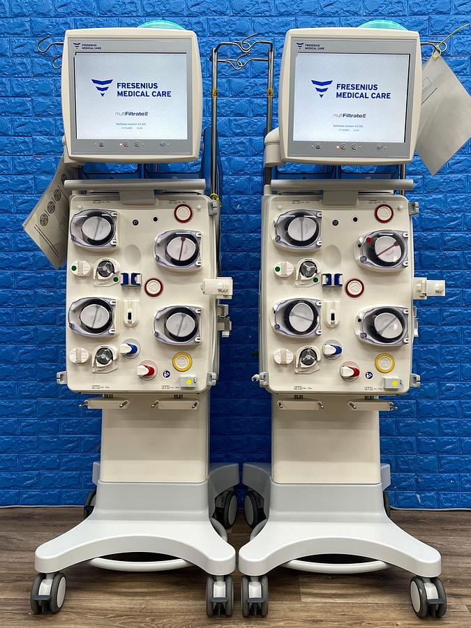 Used Fresenius Multi Filtrate Pro Dialysis Machine YOM: 2018 Hours: 9792 YOM: 2018 Hours: 10176