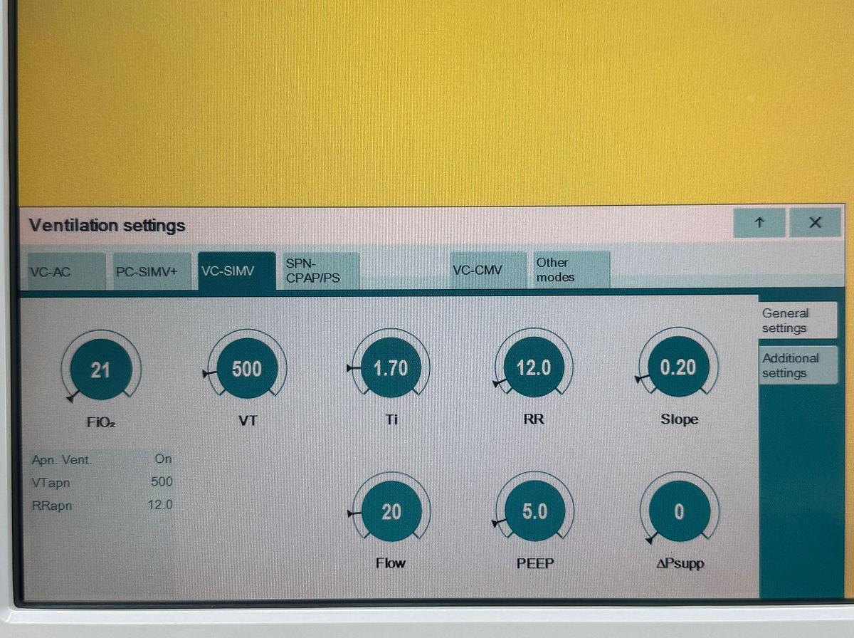 Used Dräger V500 Ventilator  YOM: 2013 