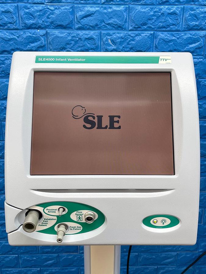 Used Used SLE 4000 Ventilator