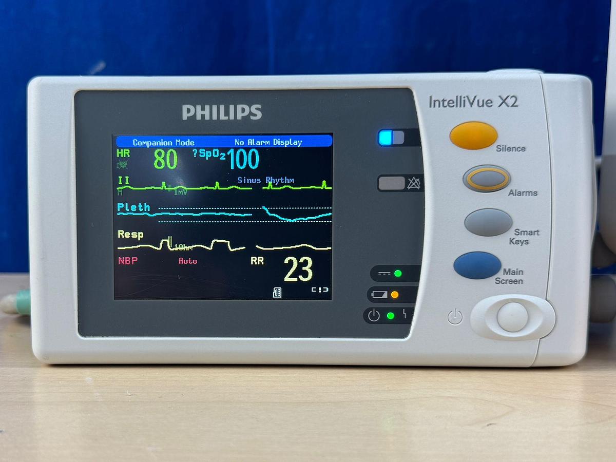 Used Philips IntelliVue MX 700 Patient Monitor  YOM: 2012  With leads