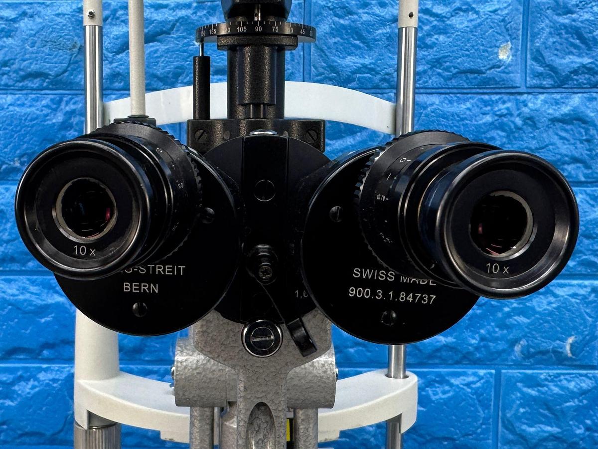 Used  Haag Streits Slit Lamp BM 900 REF: 7200013 YOM: 2010