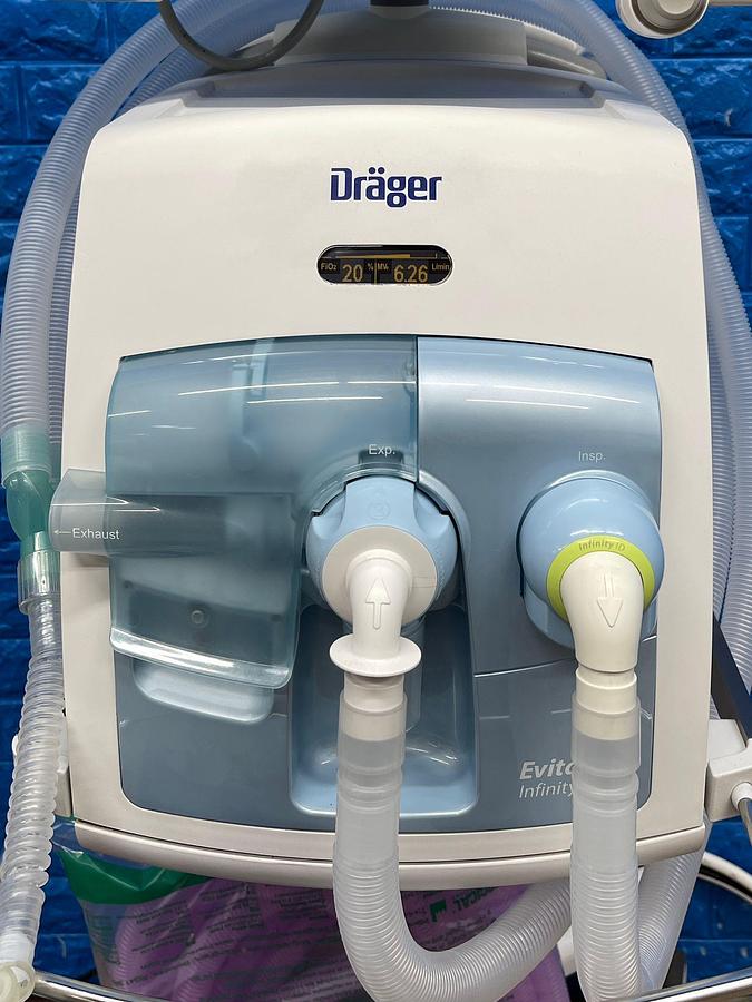 Used Dräger Evita V500 Ventilator SW: S02.51.01 Hours: 35374 YOM: 2013