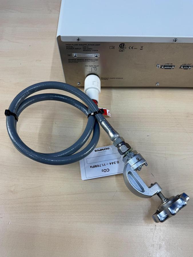 Used Olympus UHI-4 High Flow Insufflation Unit With Hose Include Olympus MAJ-1939 Foot Switch REF: 33.1.57.9.46