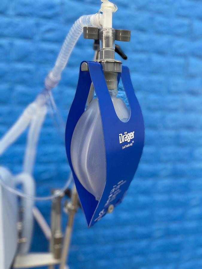 Used FLIGHT MEDICAL Flight 60 Ventilator