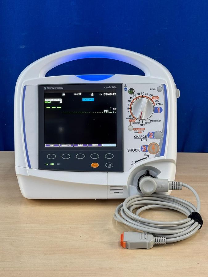 Used Nihon Kohden Cardiolife Defibrillator Model: TEC-5621 YOM: 2019