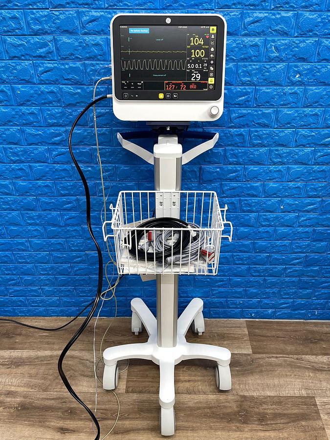 Used GE B125 Patients Monitor YOM: 2020 Include E-miniC Gass Module Without battery.