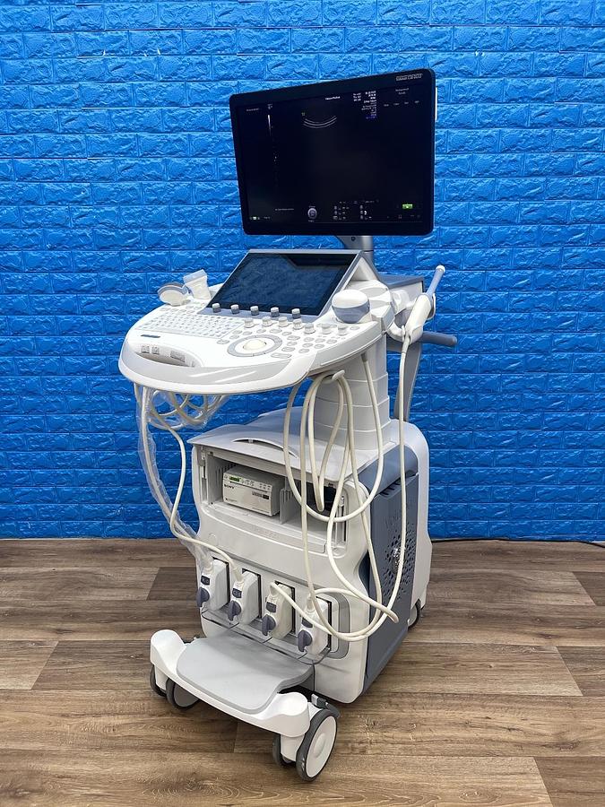Used GE Voluson E10 OLED BT19 HD LIVE, YOM: 2017