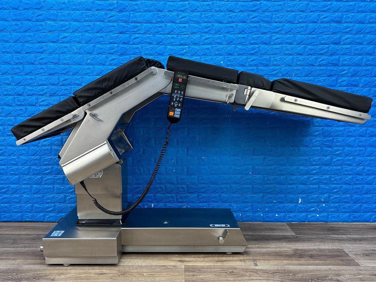 Used Schaerer Axis Table REF: Axis 500 YOM: 2008