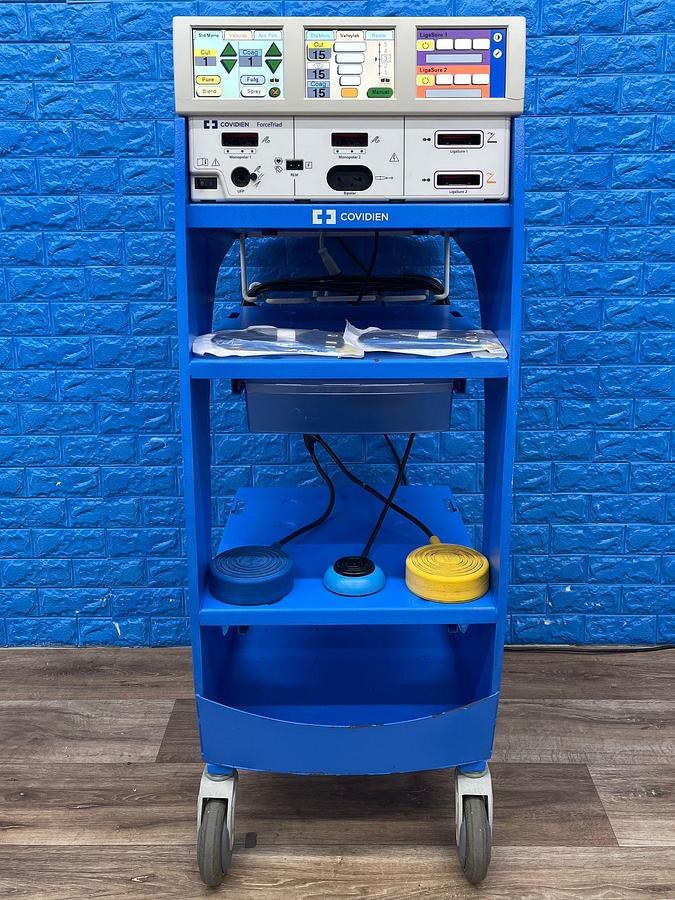 Used COVIDIEN ForceTriad YOM: 2013 with Mono Polar Footswitch and Bipolar Footswitch