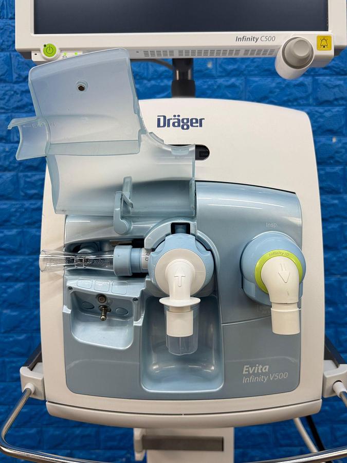 Used Dräger V500 Ventilator  YOM: 2013 