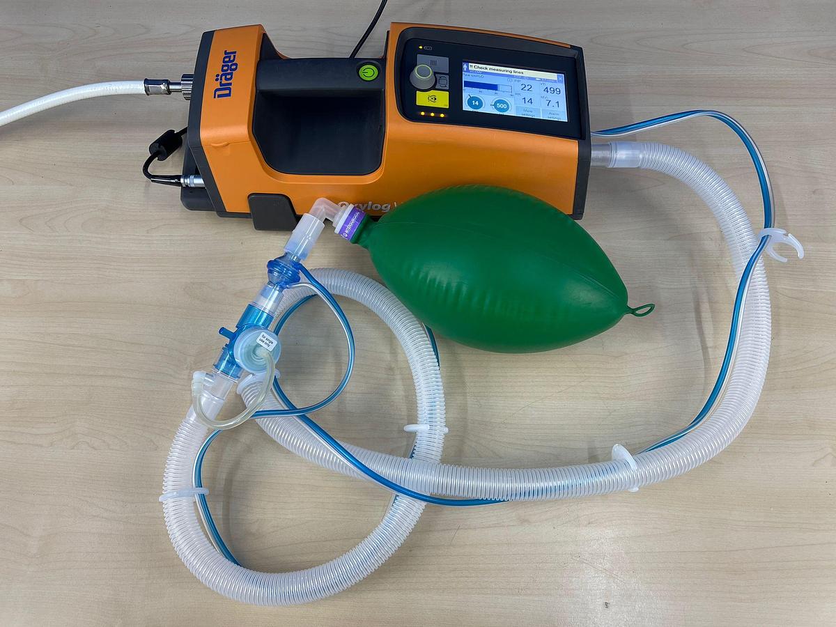 Used Dräger Oxylog VE300 Hours: 62 YOM: 2020